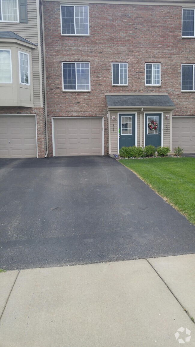 Town Center Gardens Apartments under 2,500 Ramsey, MN 2 Rentals