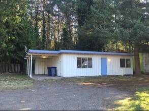 Building Photo - 824 Bellevue Way SE