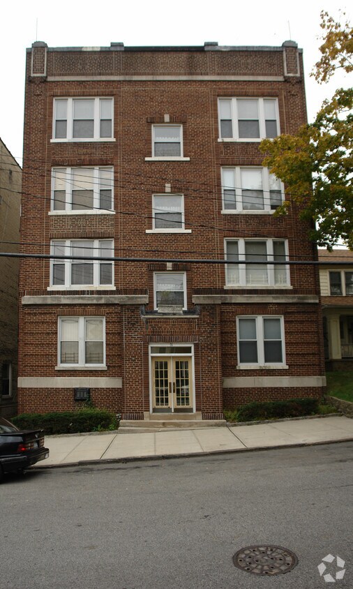 Primary Photo - 16 Bayley Ave