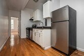 Foto principal - 148 Patchen Avenue