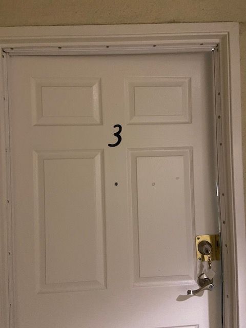 Building Photo - 1011 W 91st St