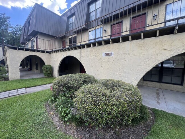 Foto del edificio - Fully Renovated 3 Bedroom Apartment in Pri...