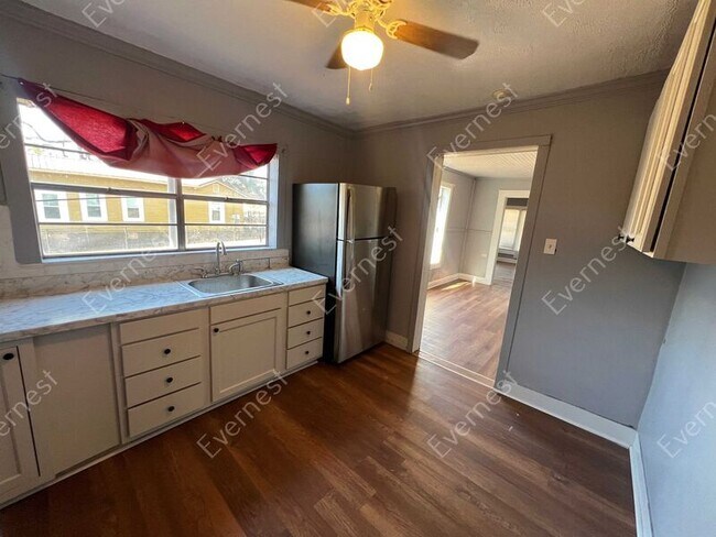 Foto del edificio - 4029 Walnut Ave SW