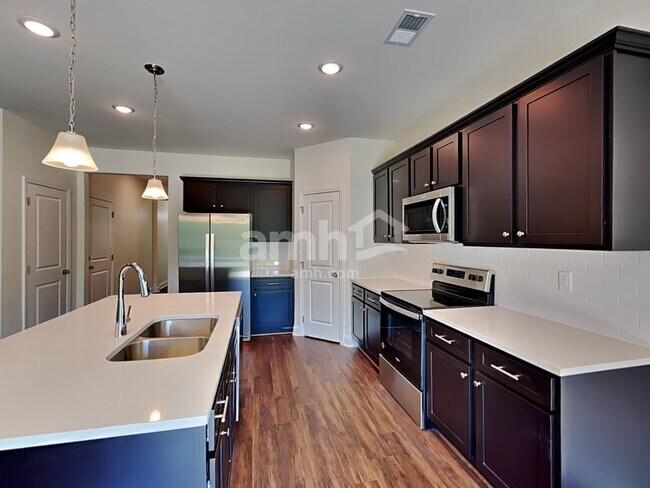 Foto del edificio - 251 Willow Ln