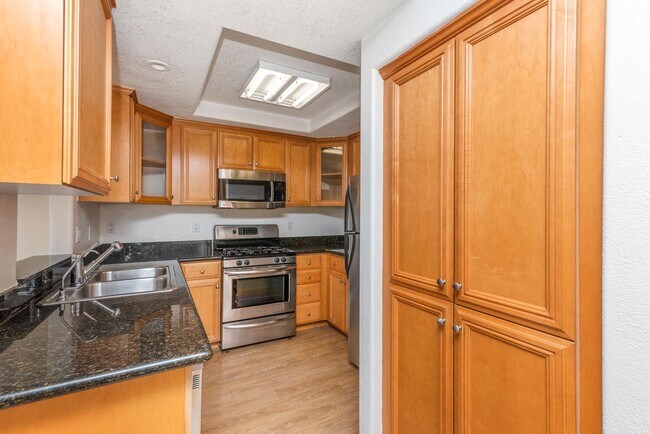 Building Photo - Stunning 2 Bedroom, 2 Bath Home in a Secure Gated Community in Oceanside