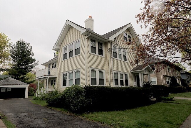 Foto del edificio - 84 Withington Rd