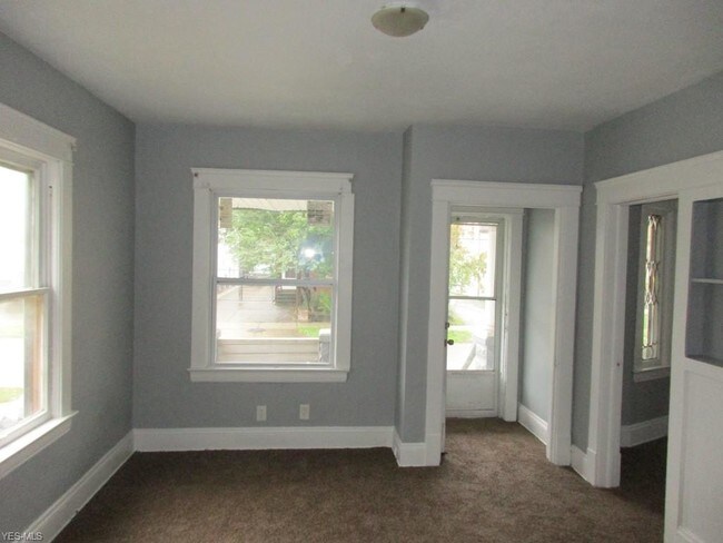 Building Photo - 6719 Chambers Ave