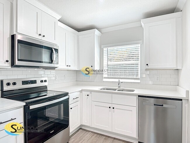 Foto del edificio - 121 Midway Rd