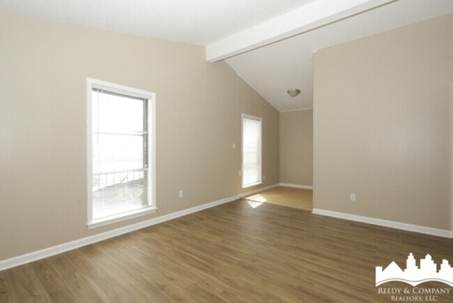 Foto del edificio - 5142 Fairley Rd