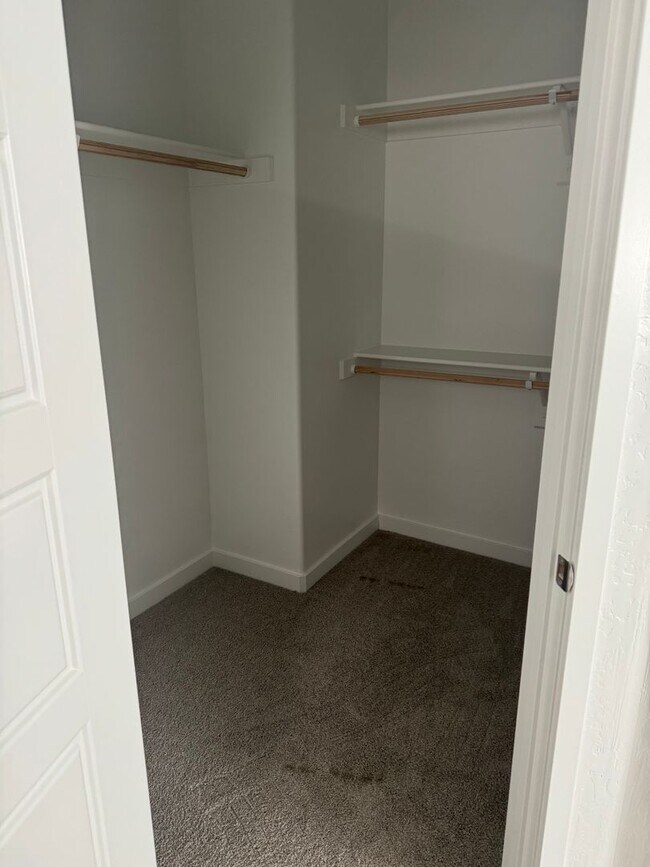 Building Photo - NE Visalia home - New construction!!