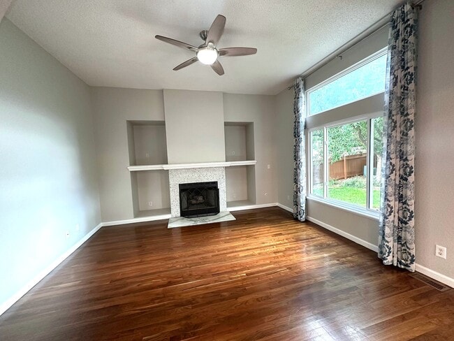Building Photo - 5563 S Vivian Ct