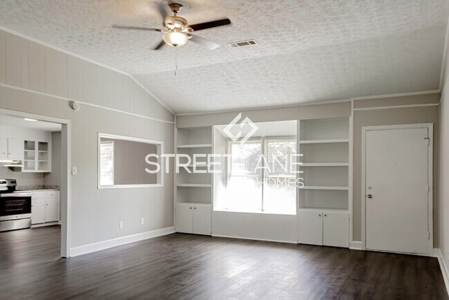 Foto del edificio - NOW OFFERING $250 OFF FIRST FULL MONTH IF ...