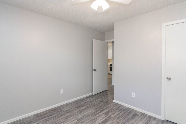 Foto del edificio - Move-In Special No Deposit HURRY ENDS SOON!!