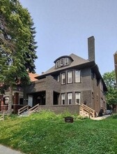 Building Photo - 3040 N Farwell Ave