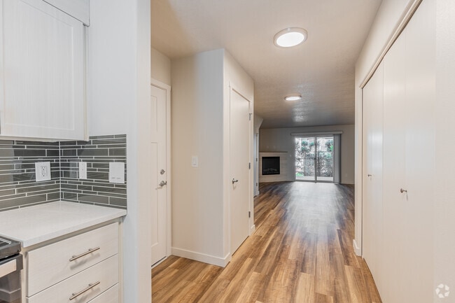 2BR, 2BA - 956SF - Dawson Village Apartments