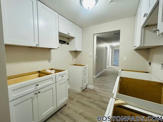 Building Photo - 2 Weaver Street