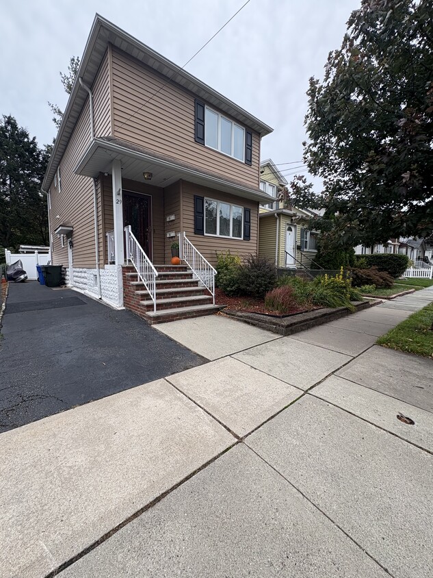 Primary Photo - 29 Wood St
