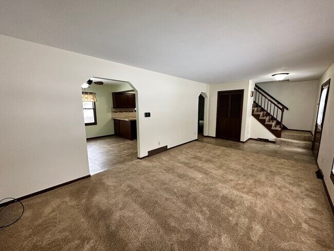 Foto del edificio - Huge Chateau Hills SW 4 Bedroom Home