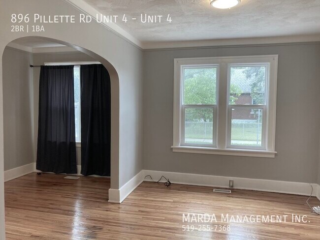 Photo du bâtiment - STUNNING 2-BEDROOM/1BATH APARTMENT IN PILL...