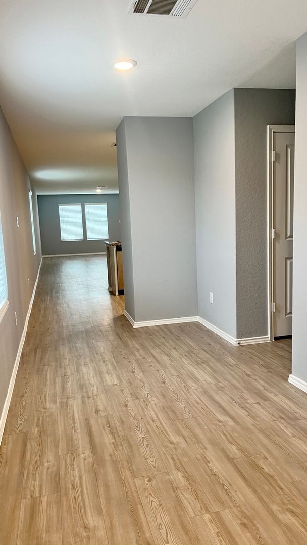 Building Photo - Charming 4BR House in San Antonio