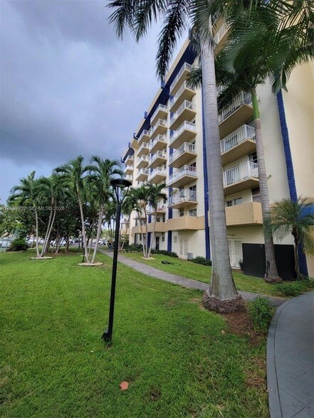 Foto del edificio - 4550 NW 9th St