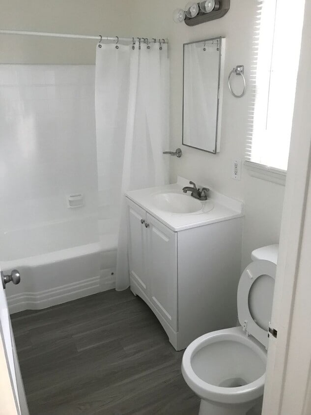 Interior Photo - Beautiful 2 bedroom in Arcadia!