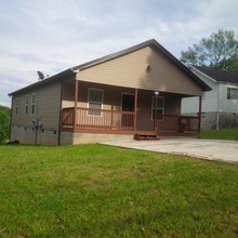 Building Photo - 1506 Greenwood Rd
