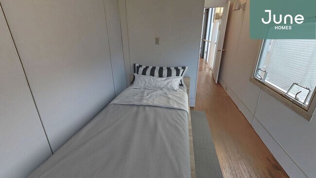 Foto del edificio - ROOM ONLY in 6-bed/6.0-bath Home