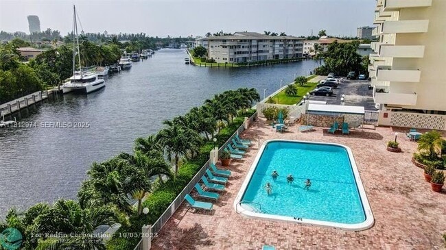 Building Photo - 401 Golden Isles Dr