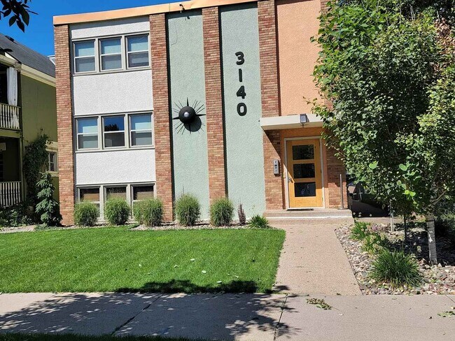 Foto del edificio - 3140 Pleasant Ave S