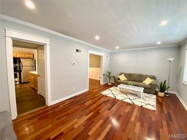 Building Photo - 1516 Yale Ave