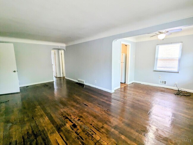 Building Photo - 1639 Anita Pl