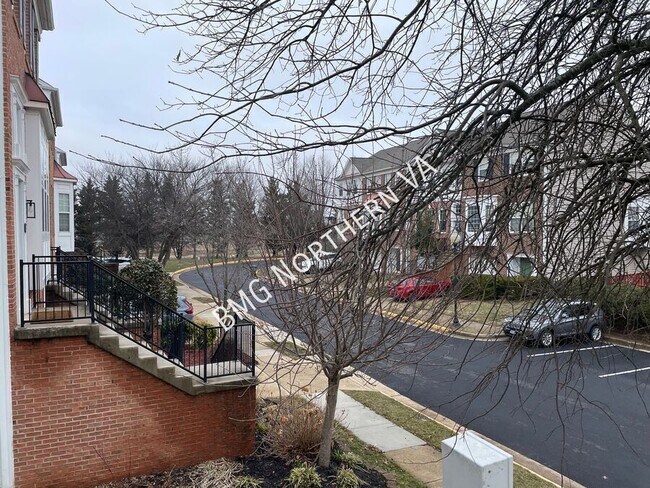 Foto del edificio - 22525 Maison Carree Square