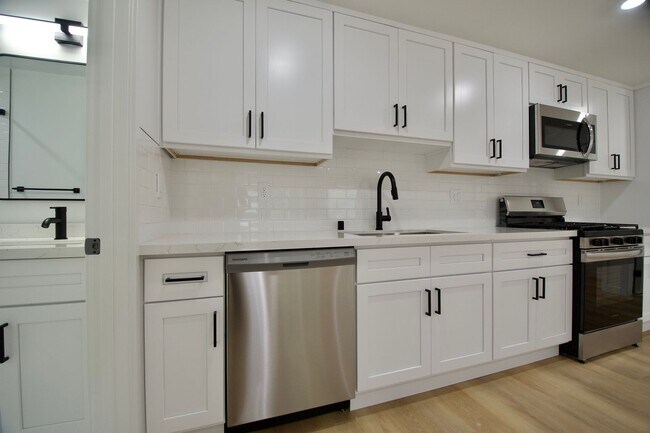 Building Photo - 1507