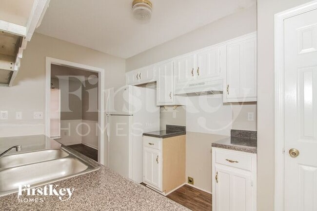 Building Photo - 1590 Belle Trees Dr