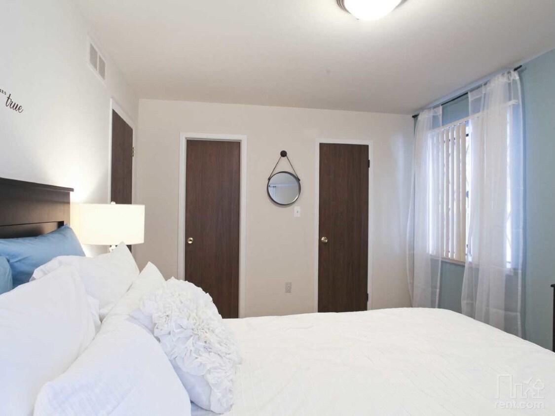 Foto del edificio - 24070 Country Squire St