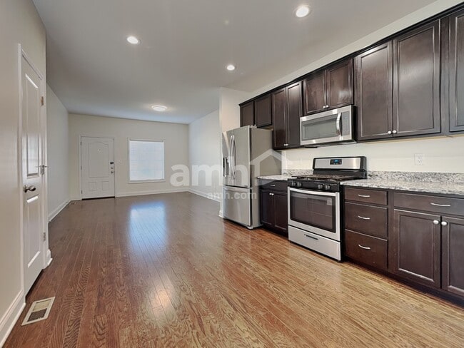 Building Photo - 1617 Silver Spur Ln