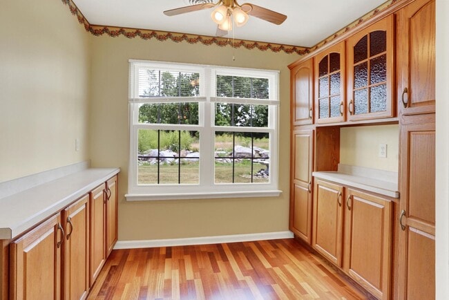 Building Photo - $1,750 Derry Twp School townhome for rent
