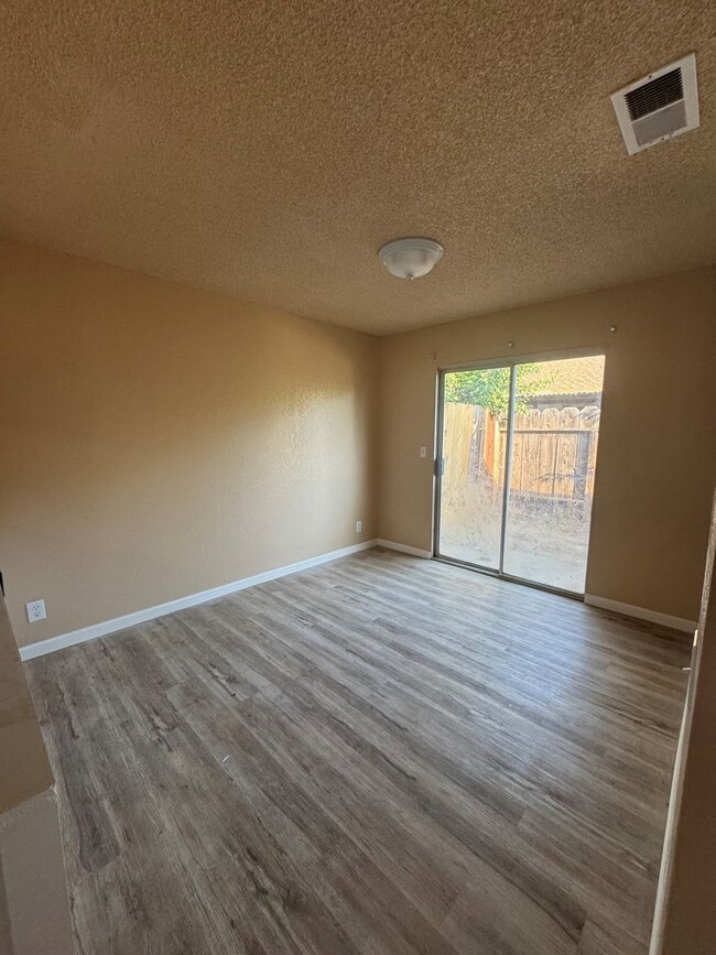 Building Photo - mtview5580***