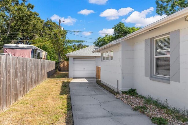 Foto del edificio - 3505 Prescott St N