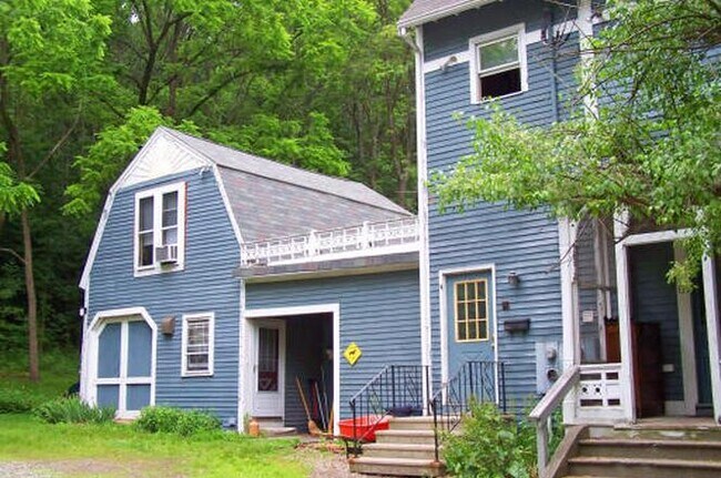 Building Photo - 139 Worcester St