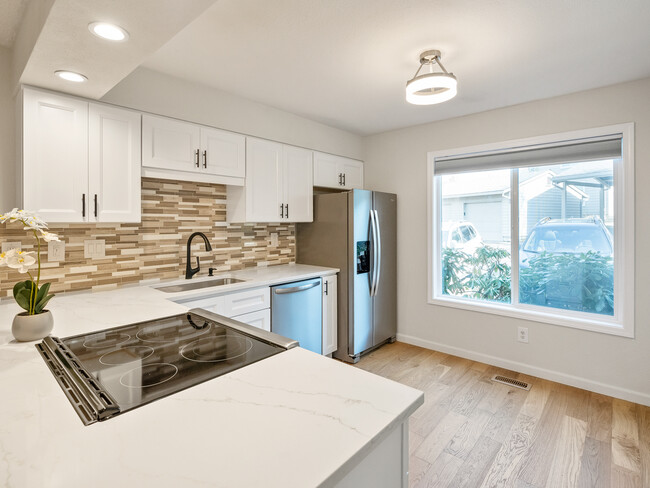 Building Photo - 10900 SW 76th Pl