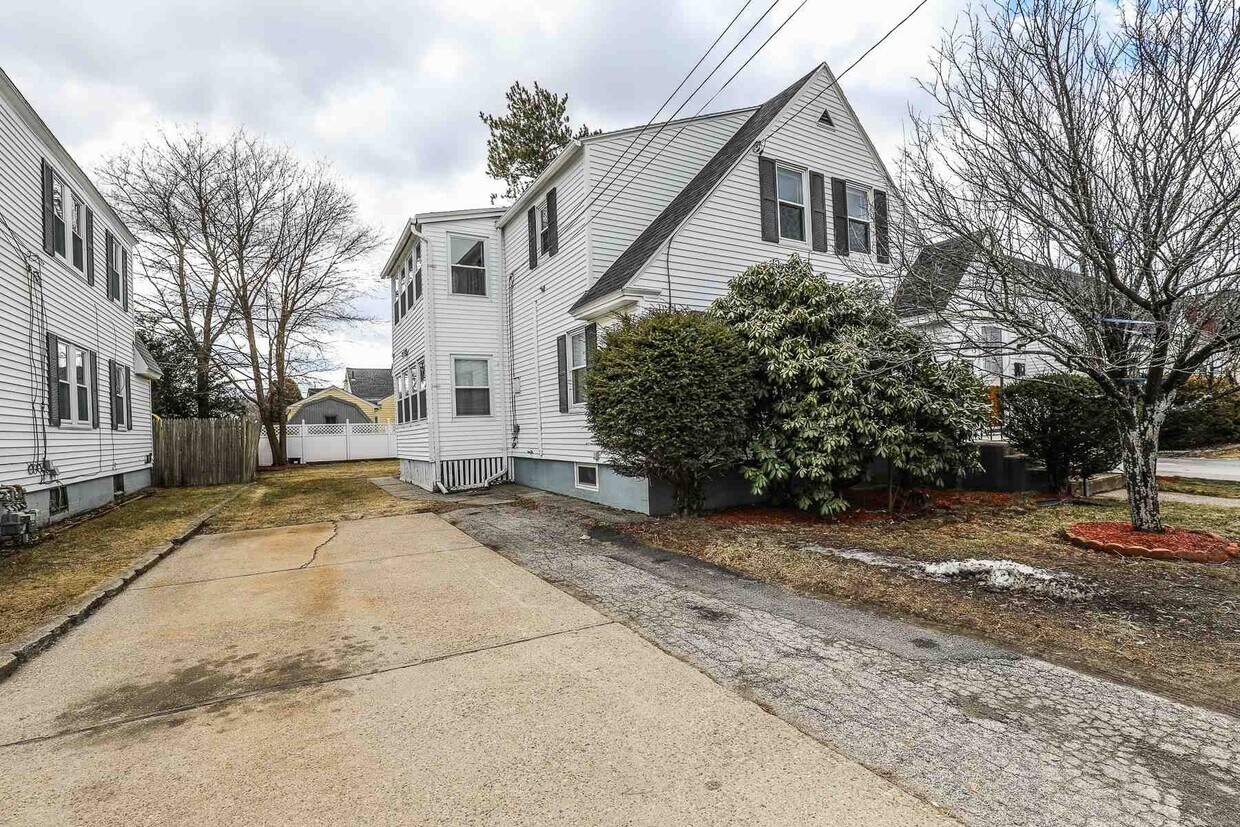 435 Cilley Rd Unit 2, Manchester, NH 03103 Apartment for Rent in