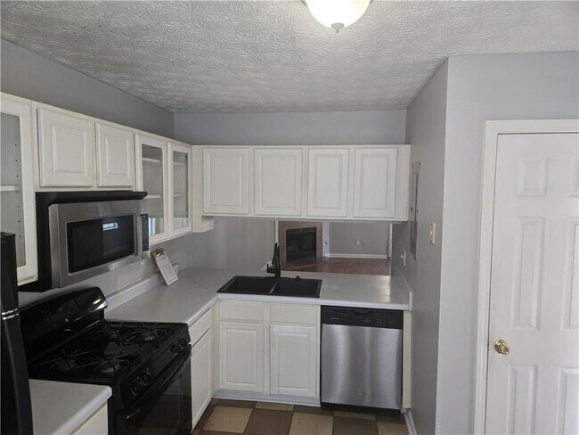 Foto del edificio - 6623 Ivy Log Dr SW