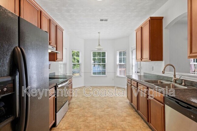 Foto del edificio - 16221 Farah Ct
