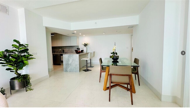 Building Photo - 800 Claughton Island Dr