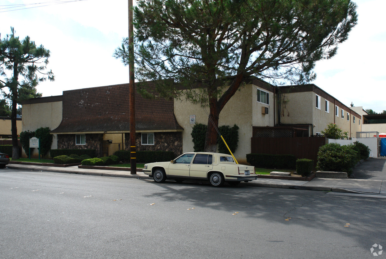 Building Photo - Granite Hills Park Apartments