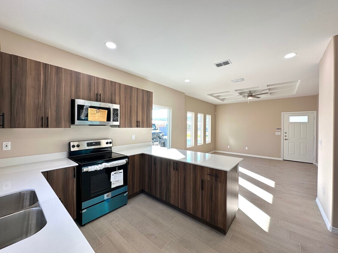 Foto principal - 2918 W Driftwood St
