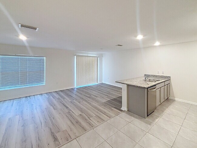 Building Photo - Beautiful 4-Bedroom Modern Home in the Desirable Brookside Community | Ruskin