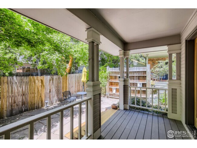 Foto del edificio - 448 Pearl St